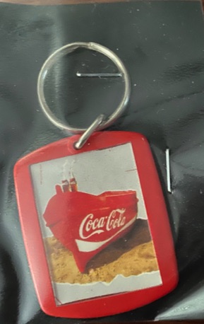 93228-1 € 2,00 coca cola sleutelhanger bootje.jpeg